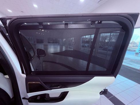 Certified 2022 Lexus LX 600 4WD w/ Luxury Package image 20