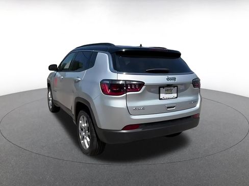 Used 2025 Jeep Compass Limited AWD/4WD image 11