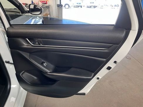 Used 2018 Honda Accord Sport image 15