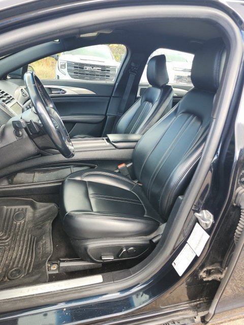 Used 2020 Lincoln MKZ FWD image 10