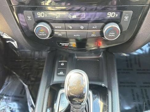 Used 2022 Nissan Rogue Sport SL AWD/4WD image 17