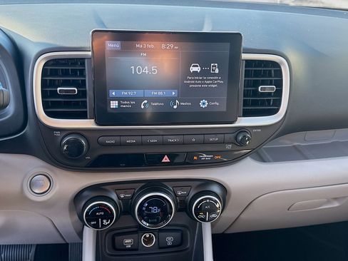 Used 2024 Hyundai Venue SEL image 10