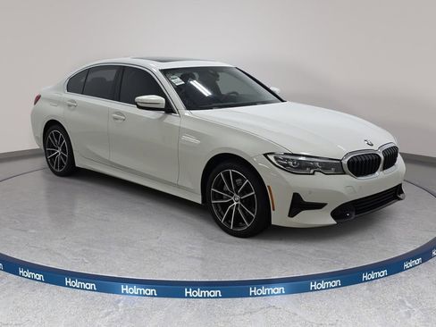 Used 2020 BMW 330i xDrive Sedan w/ Convenience Package AWD/4WD image 4