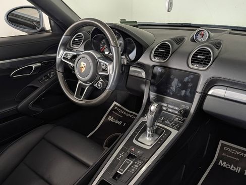 Certified 2024 Porsche 718 Boxster RWD image 22