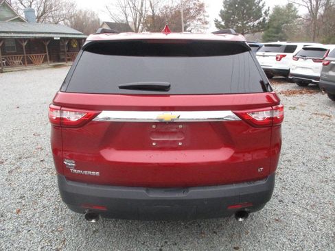Used 2020 Chevrolet Traverse LT image 4
