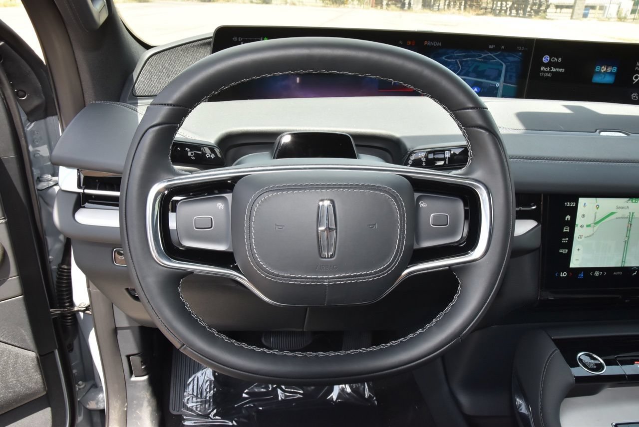 New 2027 Lincoln Navigator Reserve w/ Jet Appearance Package AWD/4WD image 23