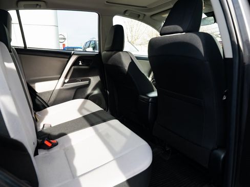 Used 2018 Toyota RAV4 XLE image 23