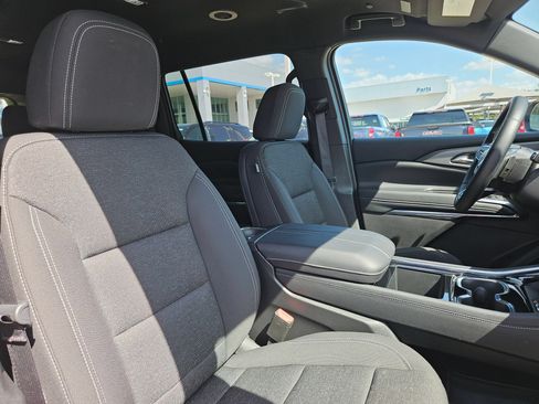 Certified 2026 Chevrolet Traverse LT w/ Midnight/Sport Edition FWD image 31