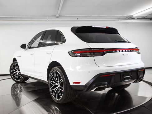 Certified 2026 Porsche Macan image 3