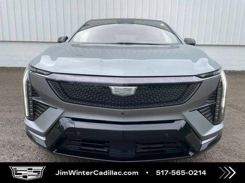 Certified 2025 Cadillac Optiq Sport 2 w/ LPO, Floor Liner Package AWD/4WD image 5
