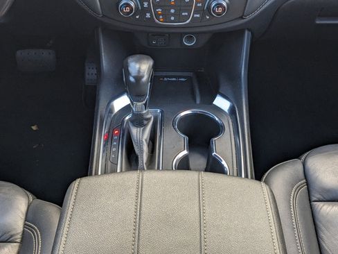 Used 2022 Chevrolet Traverse LT w/ LT Premium Package image 21