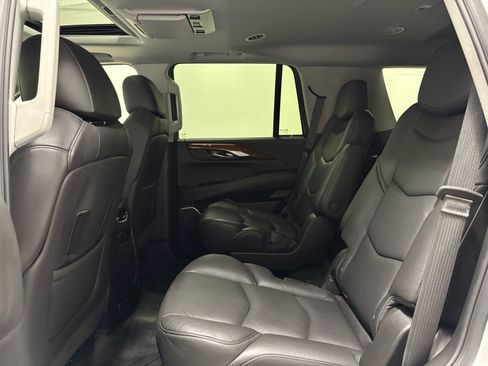 Used 2018 Cadillac Escalade Premium Luxury RWD image 15
