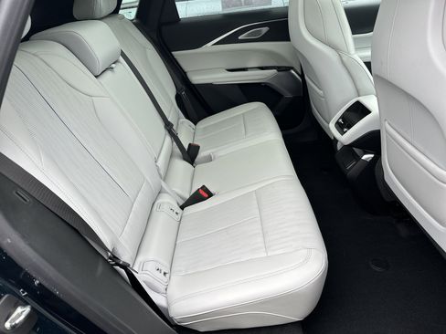 Used 2024 Cadillac Lyriq Sport image 18