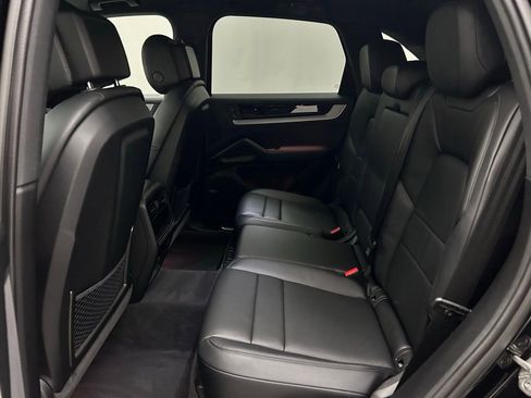 Used 2024 Porsche Cayenne image 14