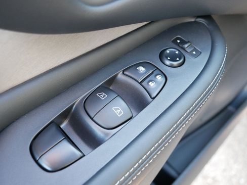 Certified 2024 Nissan Murano SV w/ SV Midnight Edition Package image 19