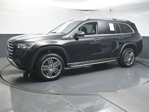 Used 2026 Mercedes-Benz GLS 450 4MATIC image 4