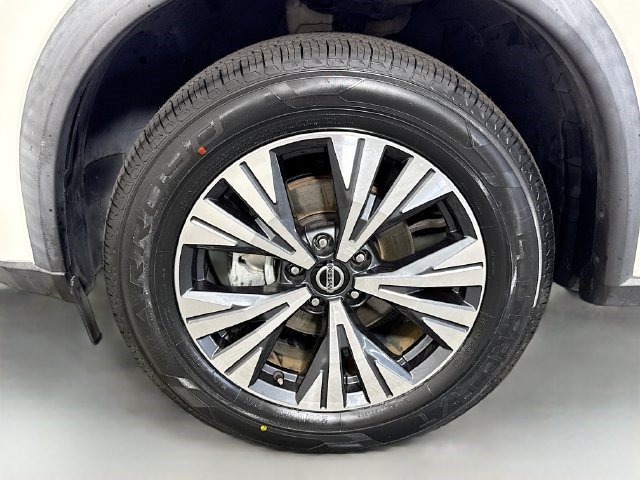 Used 2021 Nissan Rogue SV AWD/4WD image 37