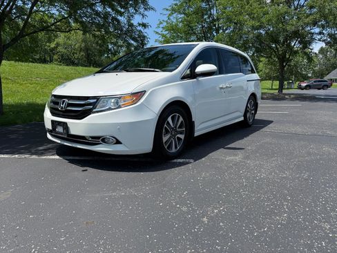 Used 2014 Honda Odyssey Touring Elite image 18