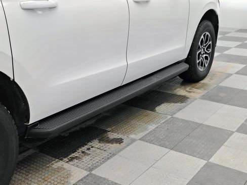 Used 2024 Ford Expedition Max XLT image 14