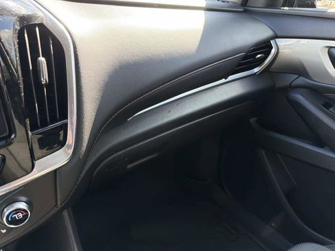 Used 2019 Chevrolet Traverse LT image 15