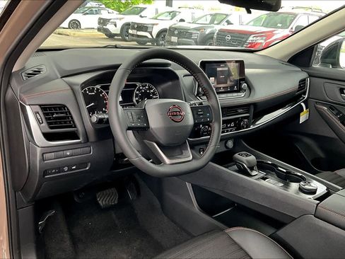New 2026 Nissan Rogue SV AWD/4WD image 10