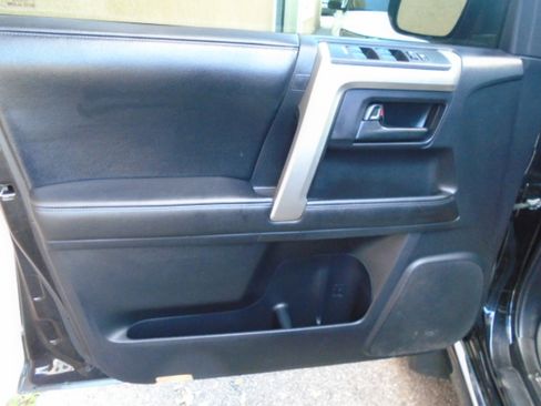 Used 2013 Toyota 4Runner Limited image 17