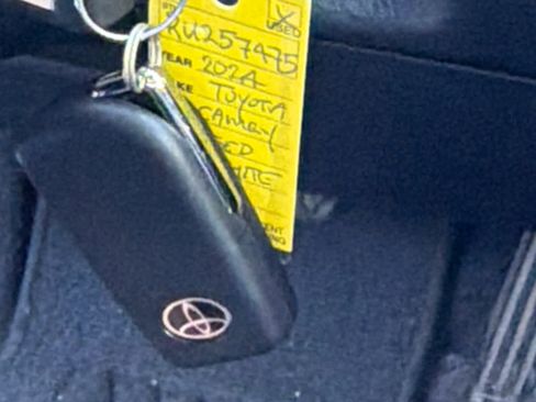 Used 2024 Toyota Camry SE image 2