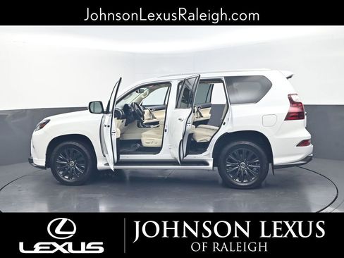 Used 2022 Lexus GX 460 Premium w/ Accessory Package AWD/4WD image 36