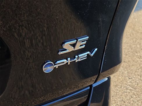 New 2025 Toyota RAV4 SE image 4