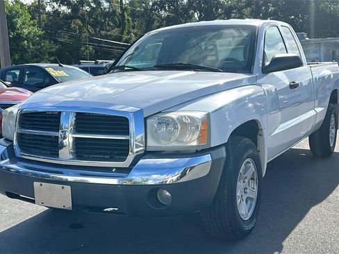 Used 2005 Dodge Dakota SLT RWD image 4