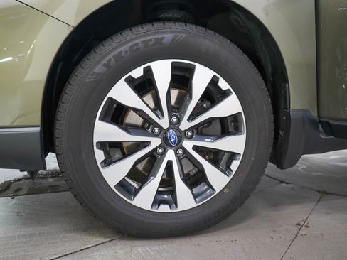 Used 2016 Subaru Outback 2.5i Limited AWD/4WD image 32