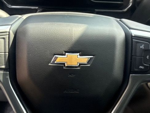 Used 2022 Chevrolet Silverado 1500 LT AWD/4WD image 51