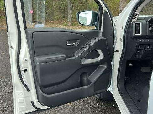 New 2026 Nissan Frontier SV w/ SV Convenience Package AWD/4WD image 8