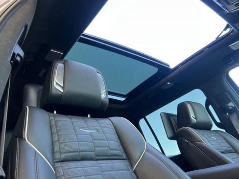 Used 2024 Cadillac Escalade ESV Sport Platinum w/ LPO, ONYX Package image 21