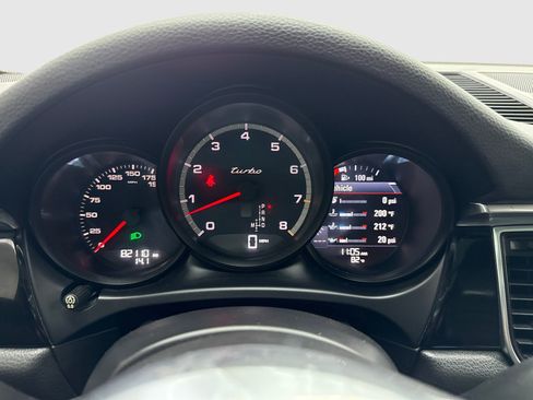 Used 2015 Porsche Macan Turbo AWD/4WD image 22