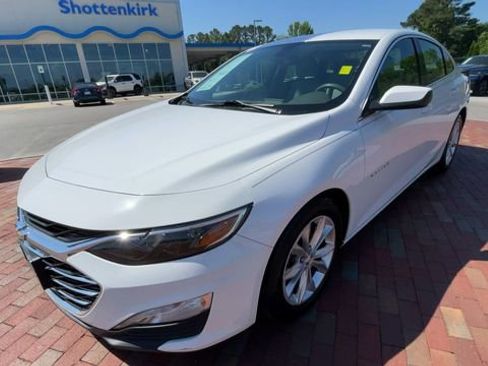 Used 2022 Chevrolet Malibu LT FWD image 5