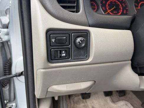 Used 2002 Nissan Sentra SE-R image 25