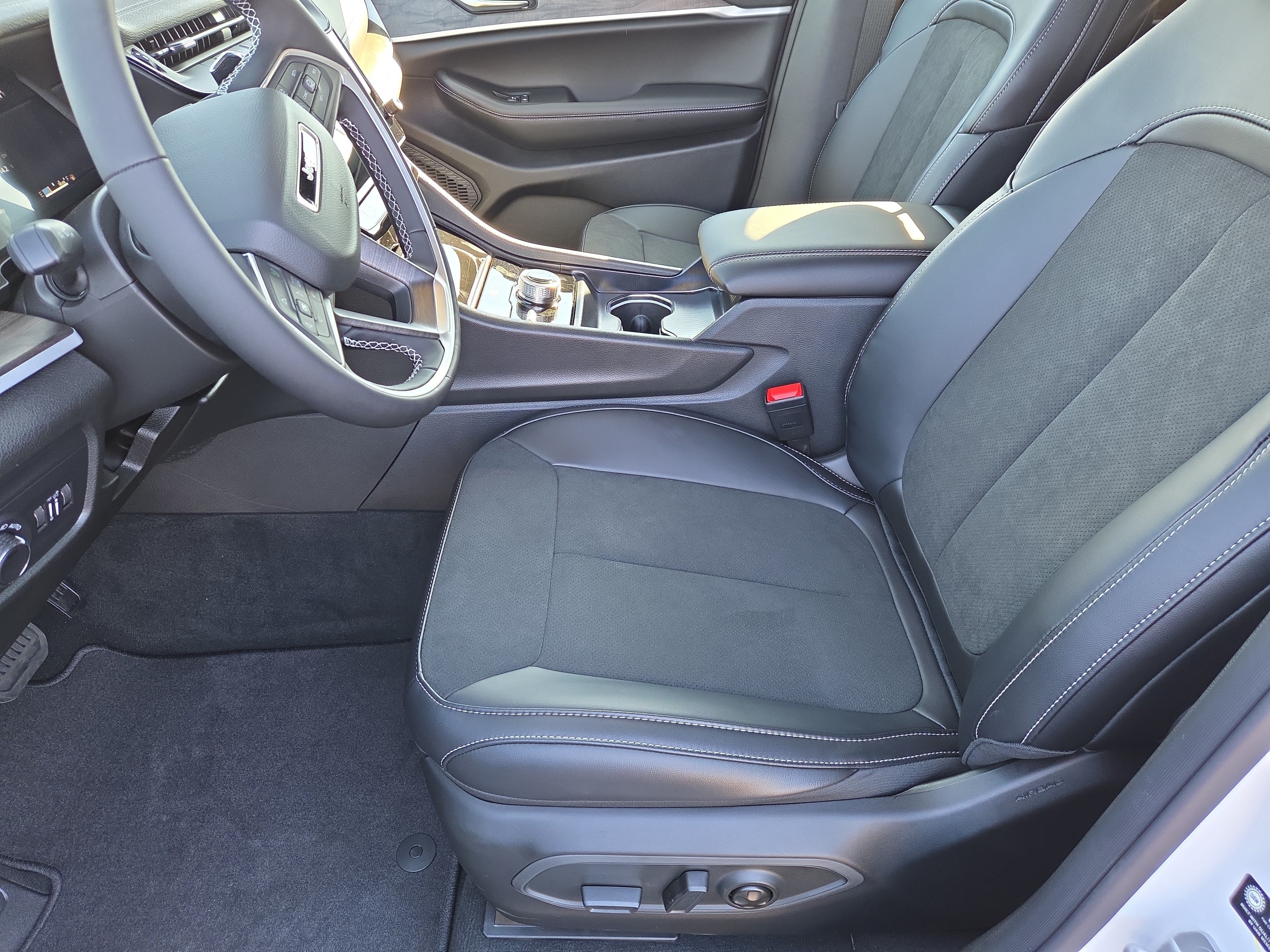 New 2027 Jeep Grand Cherokee 4WD image 6