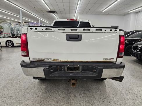 Used 2010 GMC Sierra 2500 SLE image 5