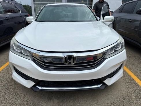 Used 2017 Honda Accord EX-L image 10