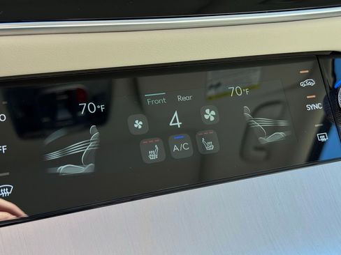 New 2026 Genesis GV70 2.5T Select AWD/4WD image 35