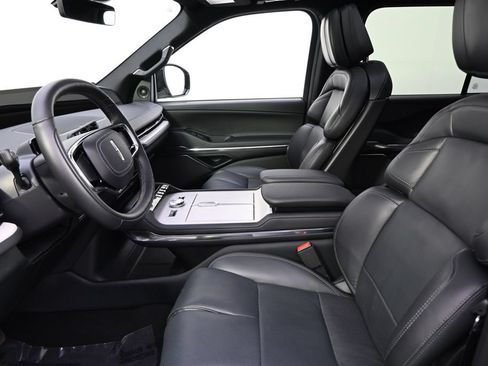 New 2026 Lincoln Navigator Reserve w/ Jet Appearance Package AWD/4WD image 13