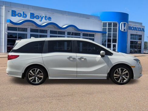Certified 2022 Honda Odyssey Touring image 4