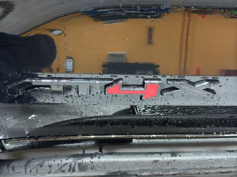 Used 2024 GMC Canyon AT4X image 10