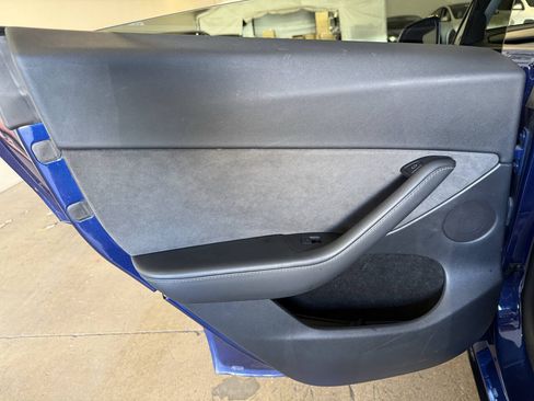 Used 2022 Tesla Model Y Performance AWD/4WD image 23