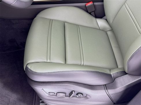 New 2026 Porsche Cayenne Coupe image 13