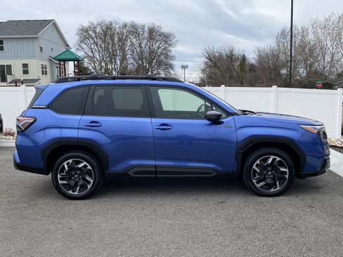 Used 2025 Subaru Forester Limited image 7