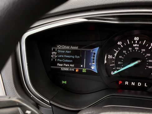 Used 2020 Ford Fusion SE FWD image 30