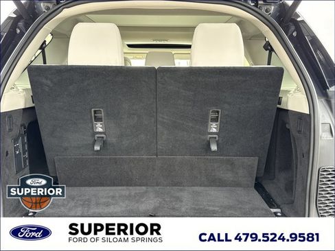 Used 2025 Land Rover Discovery S AWD/4WD image 12