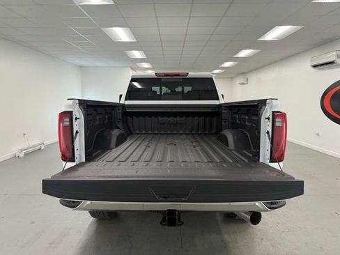 New 2026 GMC Sierra 2500 SLT w/ SLT Premium Package AWD/4WD image 8